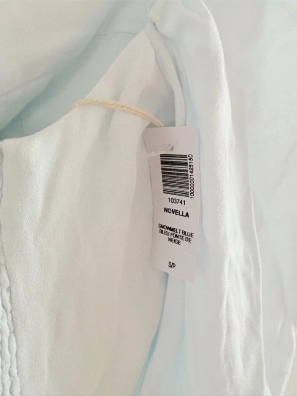 Aritzia Light Blue Puff-Sleeve Sweetheart Neck Top